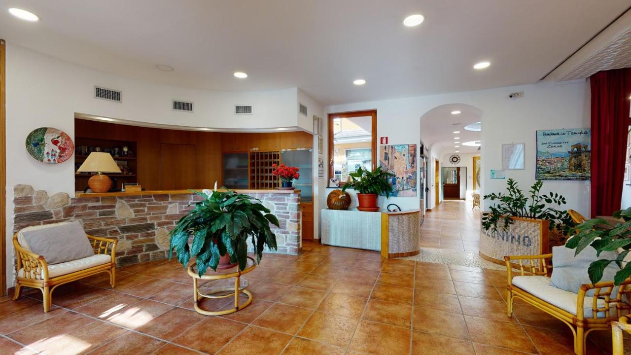 Hotel Zunino Споторно Экстерьер фото