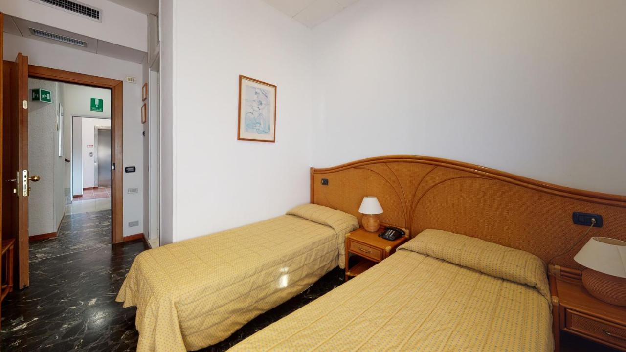 Hotel Zunino Споторно Экстерьер фото