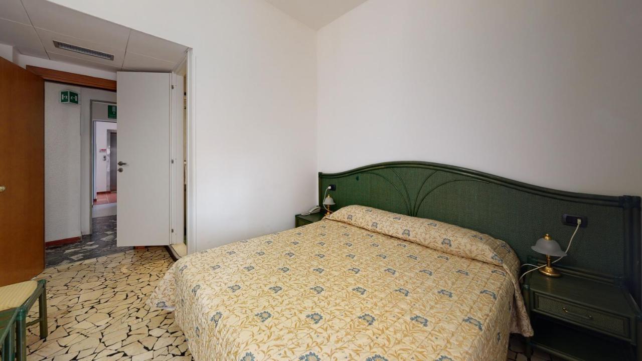 Hotel Zunino Споторно Экстерьер фото