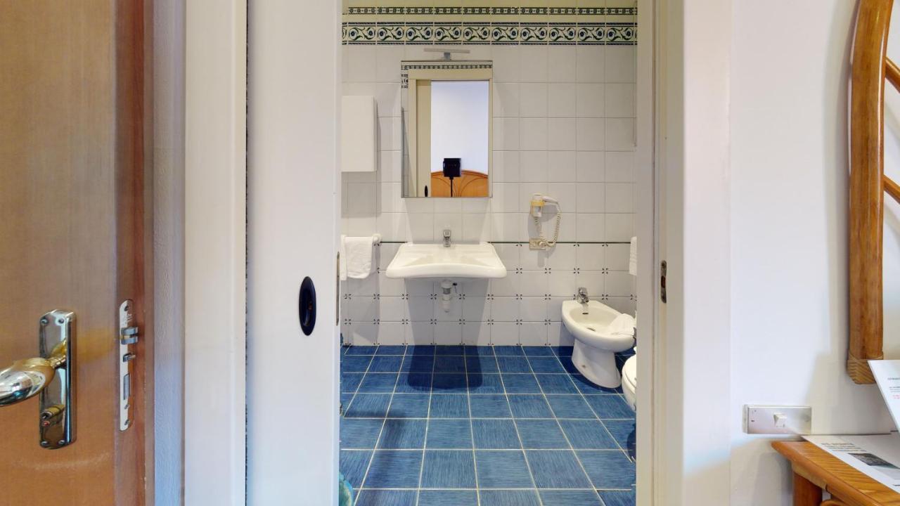 Hotel Zunino Споторно Экстерьер фото