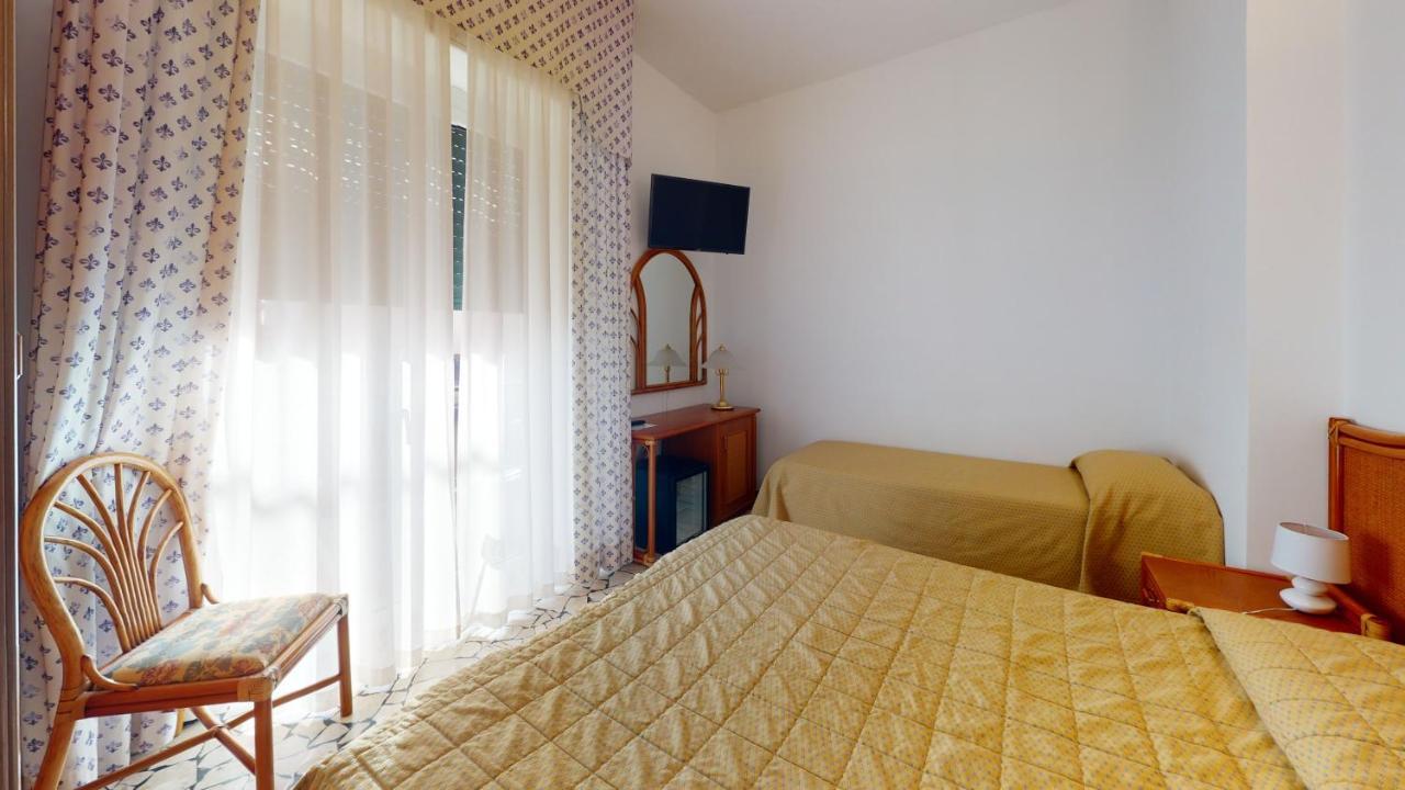 Hotel Zunino Споторно Экстерьер фото