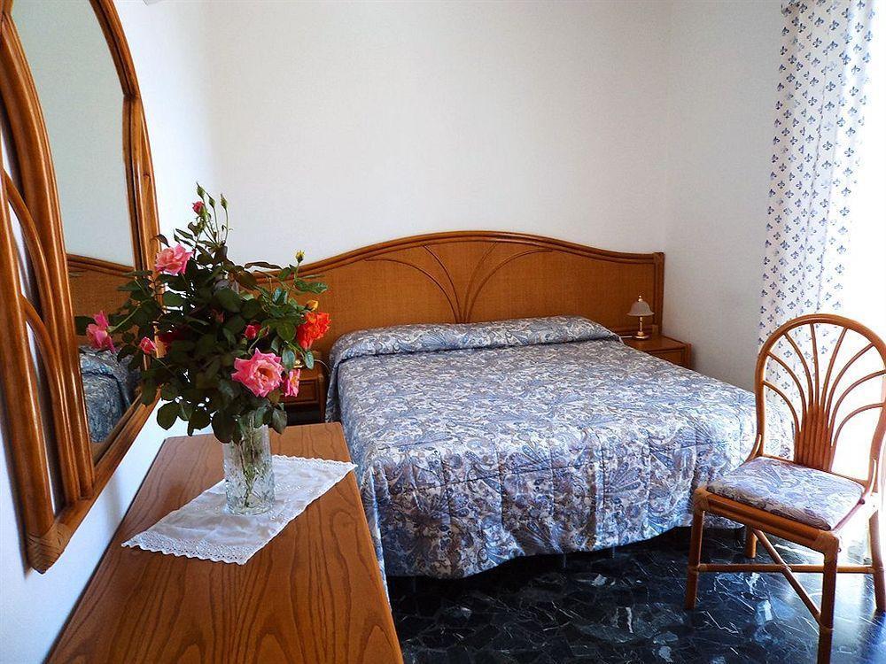 Hotel Zunino Споторно Экстерьер фото