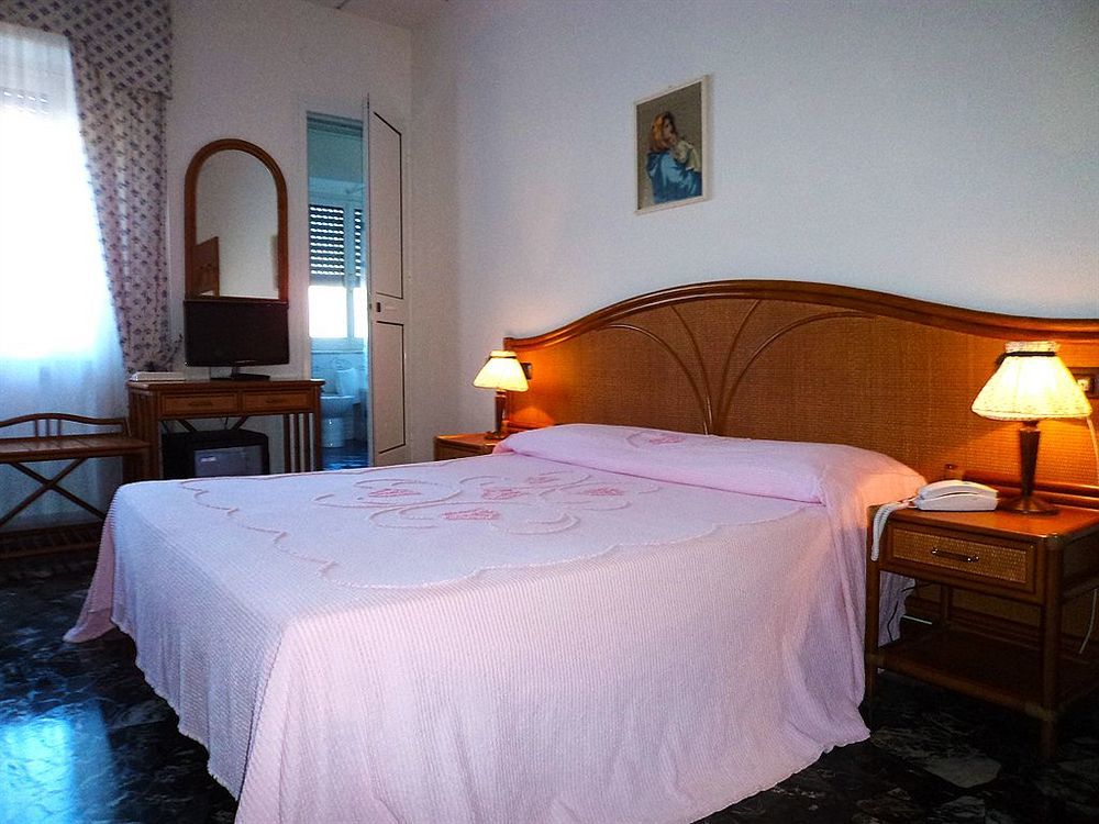 Hotel Zunino Споторно Экстерьер фото